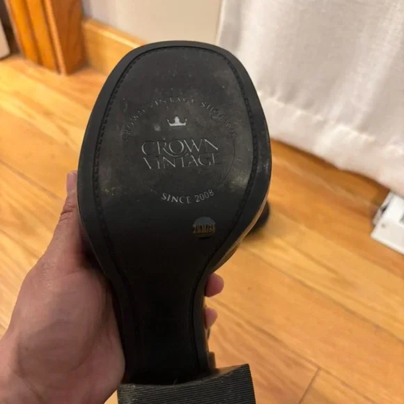 Crown Vintage Greeta Mary Jane pumps, featuring a chunky block heel and platform - Picture 6 of 6